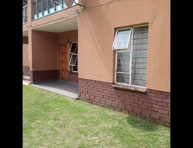 3 BEDROOM APARTMENT FOR SALE IN BOKSBURG CENTRAL